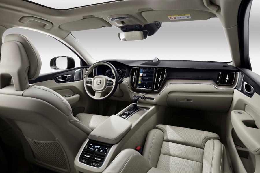 Интерьер Volvo XC60 T6 Inscription 2017 года  (WW) (фото 49 из 72)